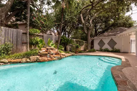 14 Sterling Ct, Sugar Land, TX 77479