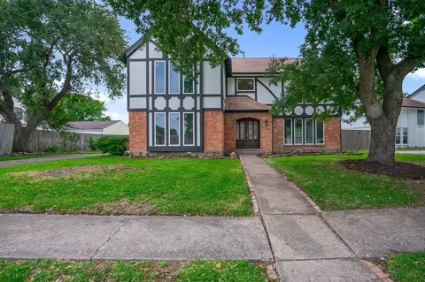 1119 Trowbridge Dr, Houston, TX 77062