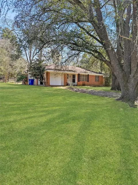 312 S 5th St, Crockett, TX 75835