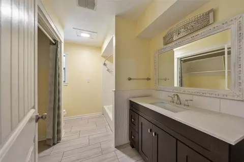 Bath - 71 Hiwon Dr, Conroe, TX 77304 photo 2 of 2