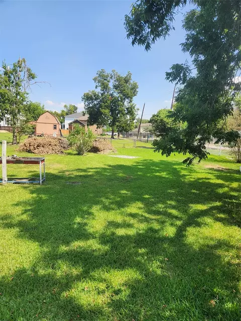 806 E 38th St, Houston, TX 77022