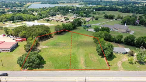 1623 E 1677 E Main St, Madisonville, TX 77864