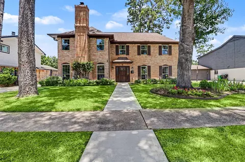 1122 Richelieu Ln, Houston, TX 77018