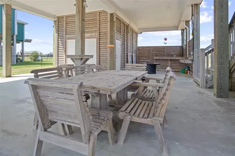 Exterior - 2295 Lobster, Crystal Beach, TX 77650 photo 3 of 8