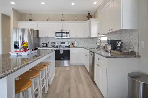Kitchen - 2295 Lobster, Crystal Beach, TX 77650 photo 2 of 4