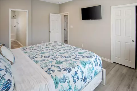 Bedroom - 2295 Lobster, Crystal Beach, TX 77650 photo 7 of 11