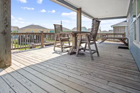 Exterior - 2295 Lobster, Crystal Beach, TX 77650 photo 6 of 8