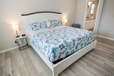 Bedroom - 2295 Lobster, Crystal Beach, TX 77650 photo 6 of 11