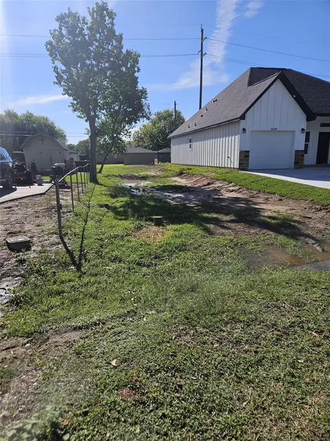 N Avenue S, Freeport, TX 77541