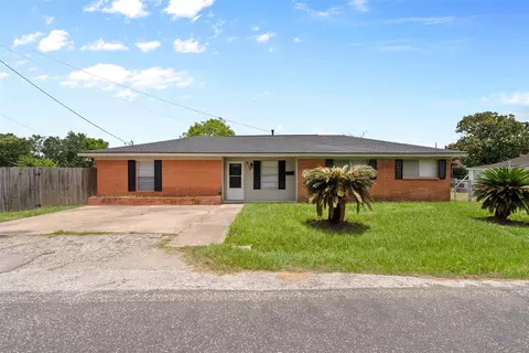 815 Rugeley St, Bay City, TX 77414