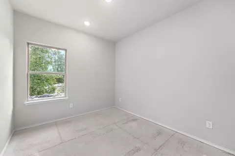 Bedroom - 9996 Elder St, Willis, TX 77318 photo 5 of 10