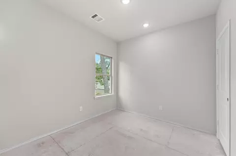 Bedroom - 9996 Elder St, Willis, TX 77318 photo 2 of 10