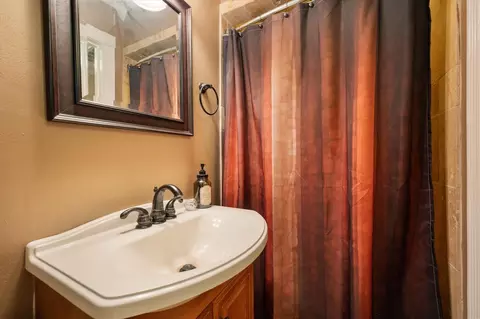 Bath - 14036 Old Texaco Rd, Conroe, TX 77302 photo 3 of 6