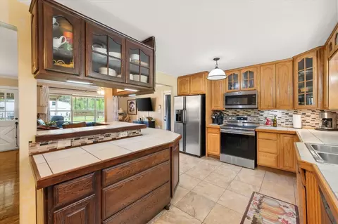 Kitchen - 14036 Old Texaco Rd, Conroe, TX 77302 photo 2 of 6