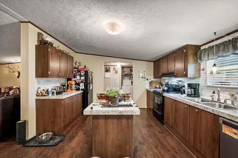 Kitchen - 14036 Old Texaco Rd, Conroe, TX 77302 photo 5 of 6