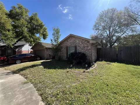 8902 Landwood Dr, Houston, TX 77040