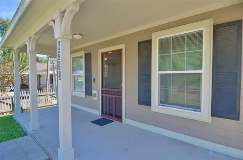6225 Dickson Ave, Texas City, TX 77591