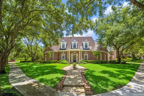 4003 Woodbriar Ct, Sugar Land, TX 77479