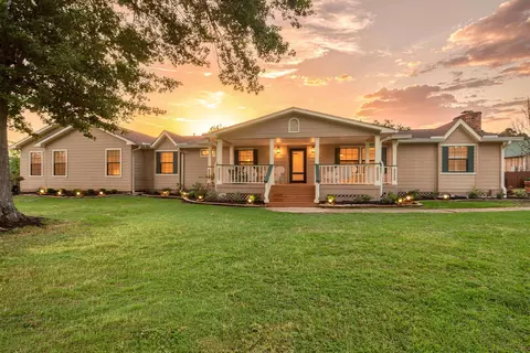 103 Roundabout Ln, Huntsville, TX 77320