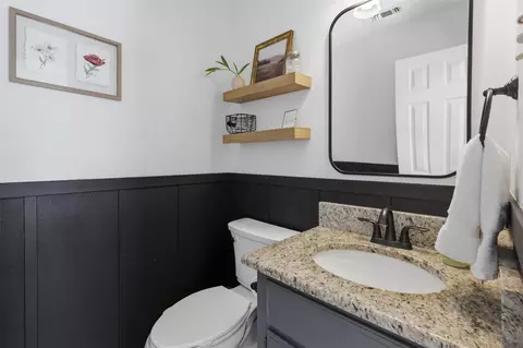 Bath - 4723 Williamsburg Dr, Bryan, TX 77802 photo 1 of 4
