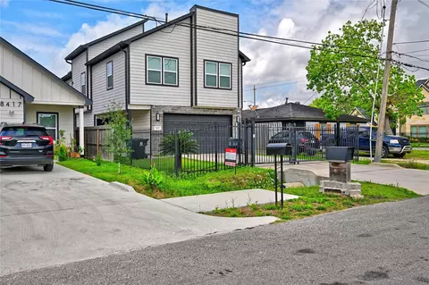 8419 Observatory St, Houston, TX 77088