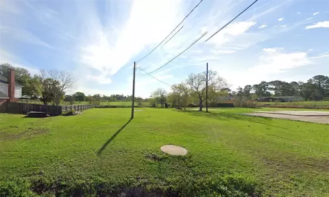 435 Blueberry St, Bridge City, TX 77611
