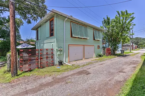 5005 Avenue N, Galveston, TX 77551