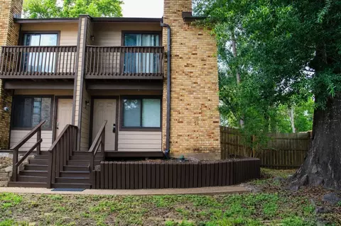 2521 Crosstimbers Dr #K6, Huntsville, TX 77320