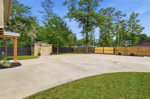 Exterior - 1680 Beech Dr, Conroe, TX 77385 photo 11 of 12