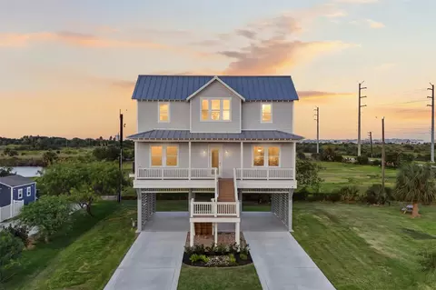 3611 W Jean Dr, Galveston, TX 77554