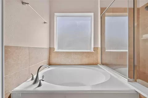 Bath - 3007 Cimarron Pass Dr, Spring, TX 77373 photo 4 of 6