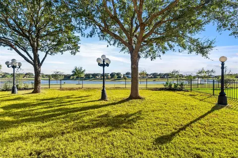518 Honeysuckle Vine Dr, Rosenberg, TX 77469