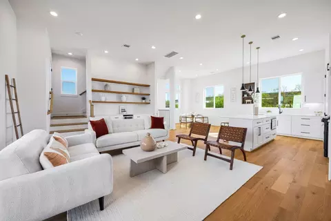 2810 Mills St, Houston, TX 77026
