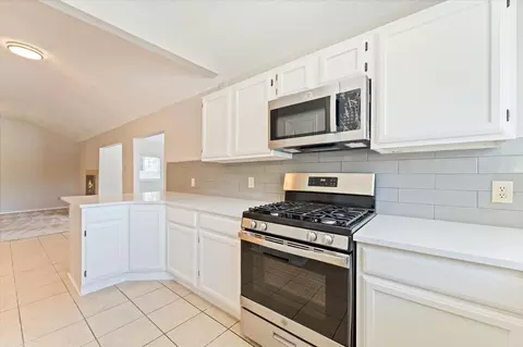 Kitchen - 4906 Meadowfox Pl, Spring, TX 77389 photo 3 of 3