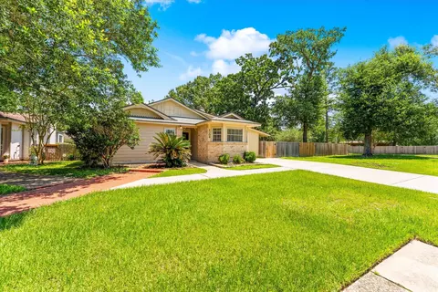 Exterior - 4906 Meadowfox Pl, Spring, TX 77389 photo 3 of 8