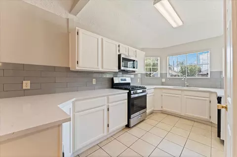 Kitchen - 4906 Meadowfox Pl, Spring, TX 77389 photo 1 of 3