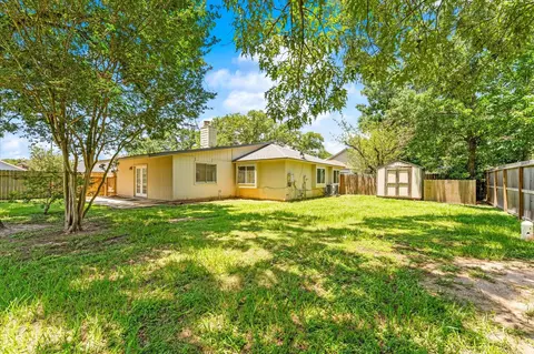 Exterior - 4906 Meadowfox Pl, Spring, TX 77389 photo 7 of 8