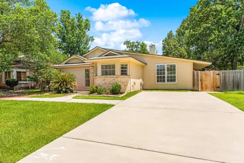 Exterior - 4906 Meadowfox Pl, Spring, TX 77389 photo 2 of 8