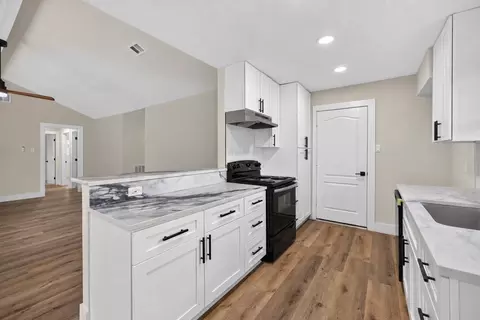 Kitchen - 6111 Sunnygate Dr, Spring, TX 77373 photo 1 of 3
