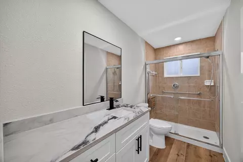Bath - 6111 Sunnygate Dr, Spring, TX 77373 photo 3 of 4