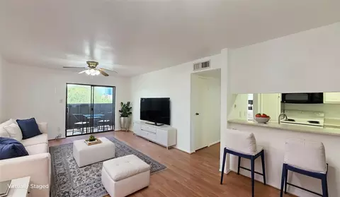 3075 Walnut Bend Ln #36, Houston, TX 77042