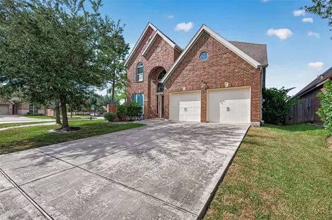 13813 Crystal Harbor Ln, Pearland, TX 77584