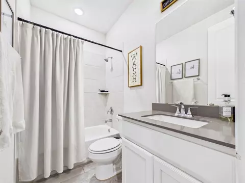 Bath - 9623 Wright Dr, Manvel, TX 77578 photo 4 of 4