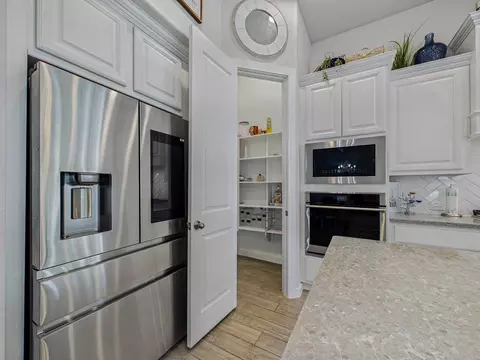 Kitchen - 9623 Wright Dr, Manvel, TX 77578 photo 6 of 7