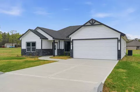 Exterior - 44 Meadow Lake Dr, Trinity, TX 75862 photo 2 of 3