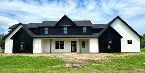 413 E Church St, Weimar, TX 78962 photo 1