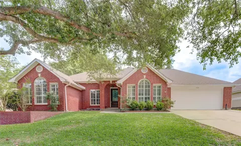 163 April Waters Dr N, Montgomery, TX 77356