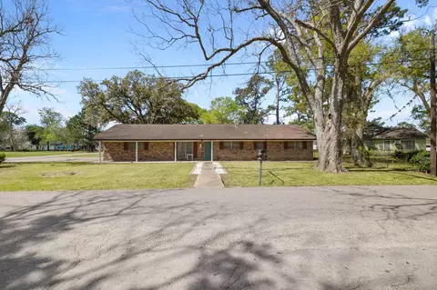 404 S 14th St, West Columbia, TX 77486