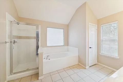 Bath - 513 Brad Ct, Webster, TX 77598 photo 1 of 3