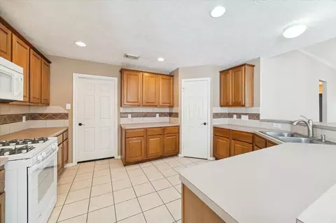 Kitchen - 513 Brad Ct, Webster, TX 77598 photo 1 of 2